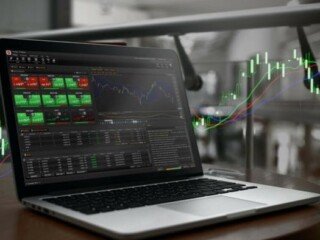 5 Rekomendasi Laptop untuk Trading Terbaik 2025: Anti Lag dan Baterai Awet