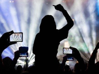 5 HP Terbaik untuk Fancam Konser 2025: Zoom Jauh & Audio Jernih Anti Pecah